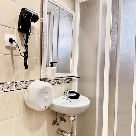 1b - Sea-view Studio, 40 M From La Carihuela - Ac * Torremolinos